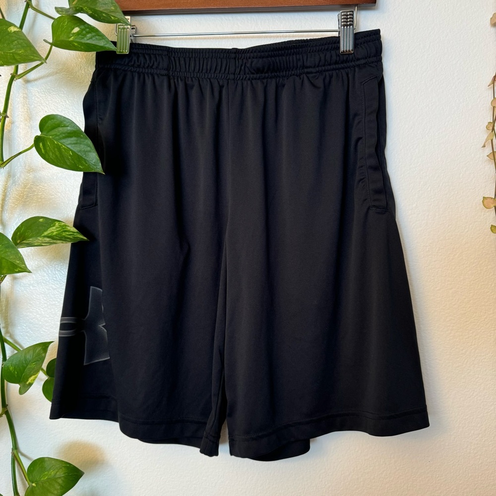 Loose Black Athletic Shorts with Elastic Waistband